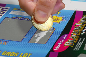 Support de jeu à gratter imprimé avec une encre grattable