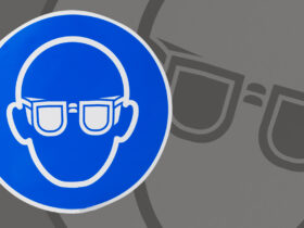 Adhésif industriel rond et bleu : port des lunettes de sécurité obligatoire